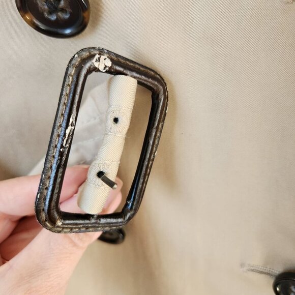 Banana Republic Classic Trench Coat in Medium - Picture 5 of 12